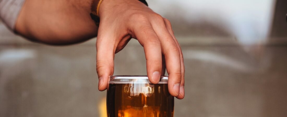 How to Brew Beer from Extract Kits: Homebrewing For Beginners! The Cheapest and Easiest Way to Start Homebrewing in 2024